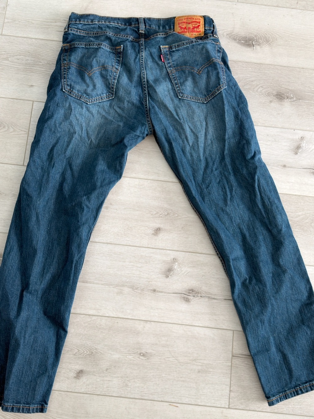 Men’s Levi’s jeans